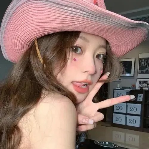 色肉毒蝎女